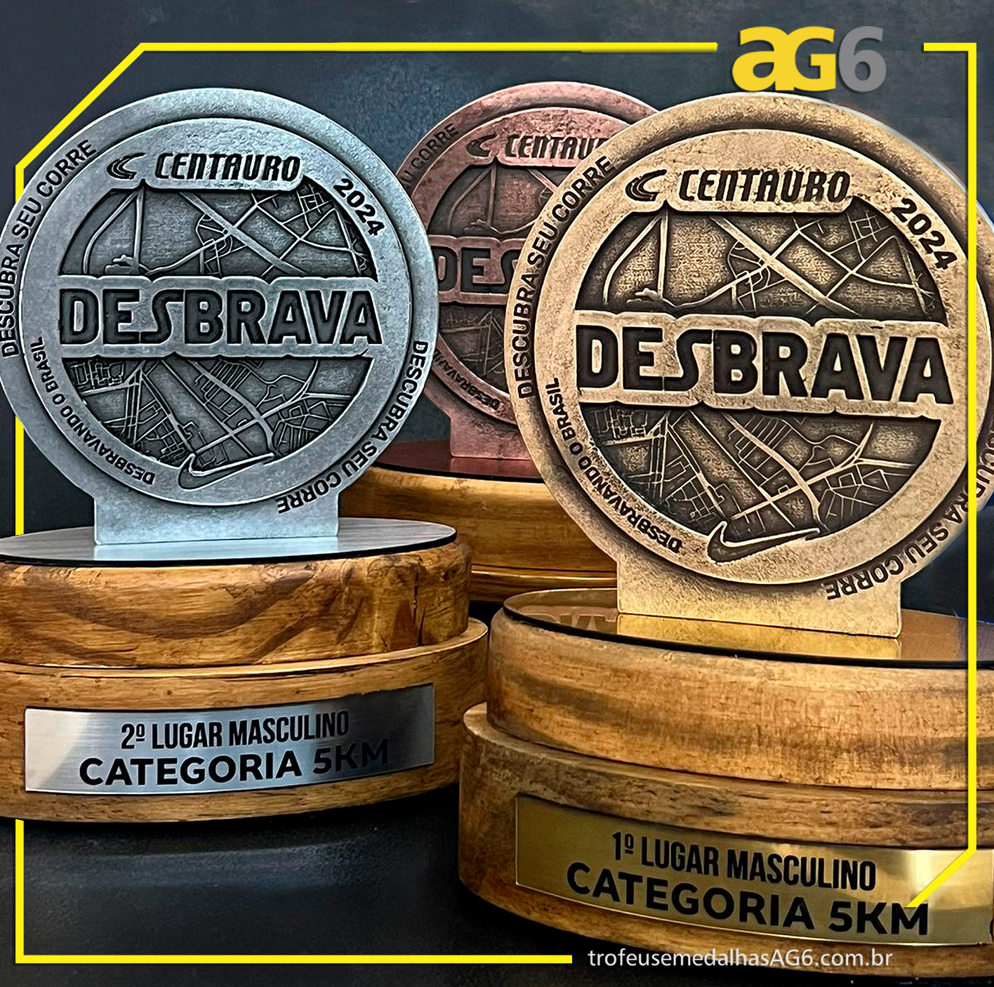 Metal com Base de Madeira